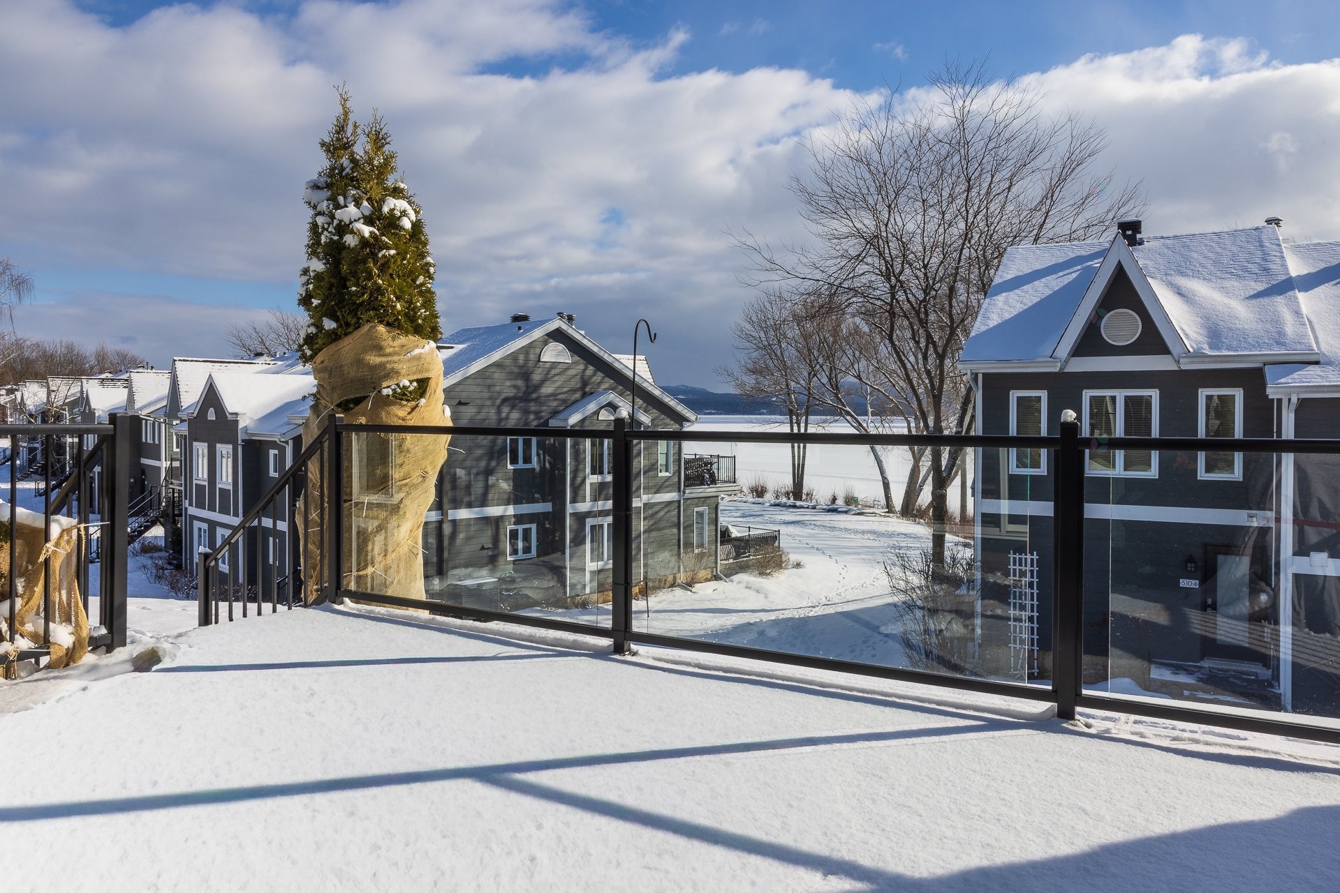 









512


Ch. de Bondville

, 1,
Lac-Brome,




QC
J0E1R0

