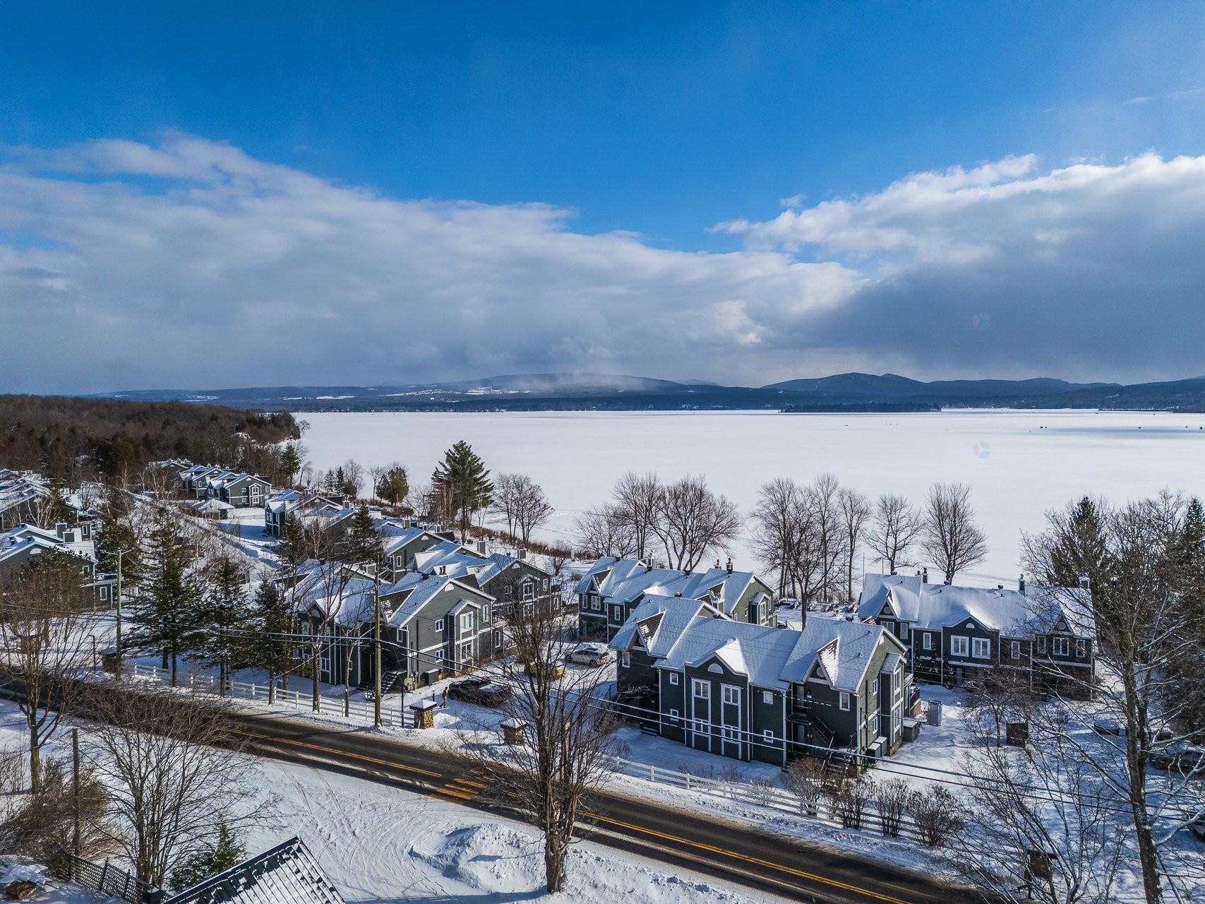 









512


Ch. de Bondville

, 1,
Lac-Brome,




QC
J0E1R0

