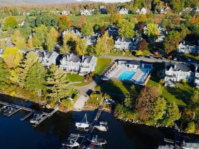 









512


Ch. de Bondville

, 1,
Lac-Brome,




QC
J0E1R0

