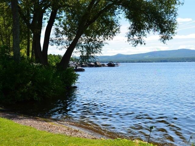 









512


Ch. de Bondville

, 1,
Lac-Brome,




QC
J0E1R0

