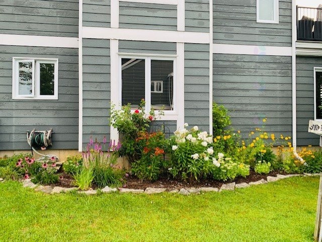 









512


Ch. de Bondville

, 1,
Lac-Brome,




QC
J0E1R0


