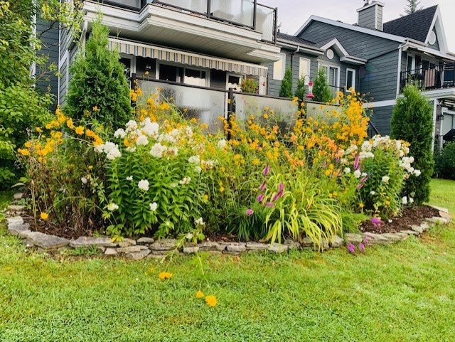 









512


Ch. de Bondville

, 1,
Lac-Brome,




QC
J0E1R0

