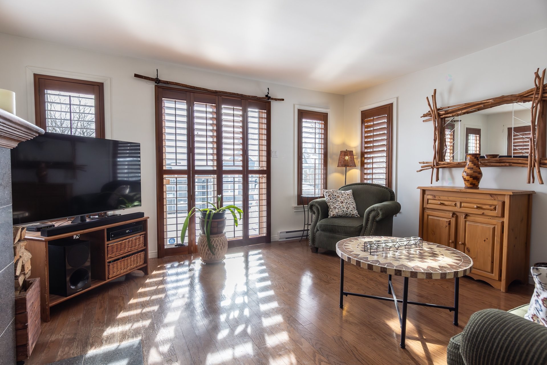 









512


Ch. de Bondville

, 1,
Lac-Brome,




QC
J0E1R0

