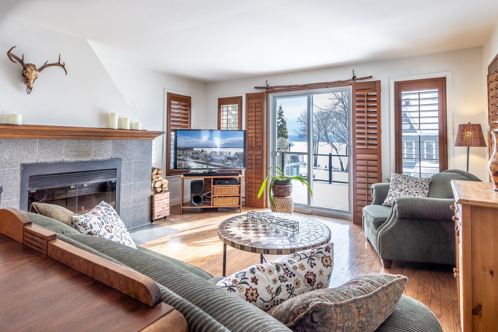 









512


Ch. de Bondville

, 1,
Lac-Brome,




QC
J0E1R0

