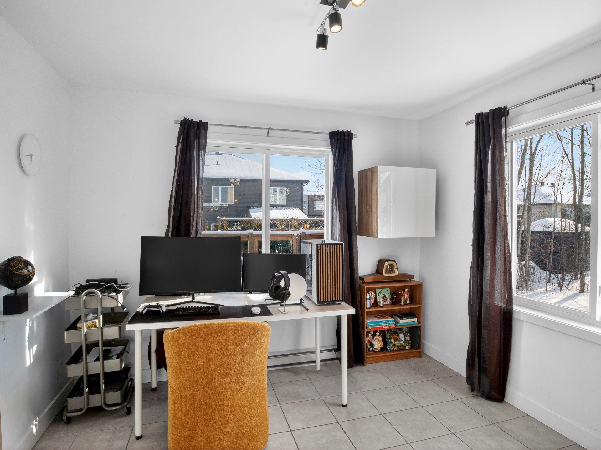 









829


Rue Hervé

,
Sherbrooke (Brompton/Rock Forest/Saint-Élie/Deauville),




QC
J1N1B1

