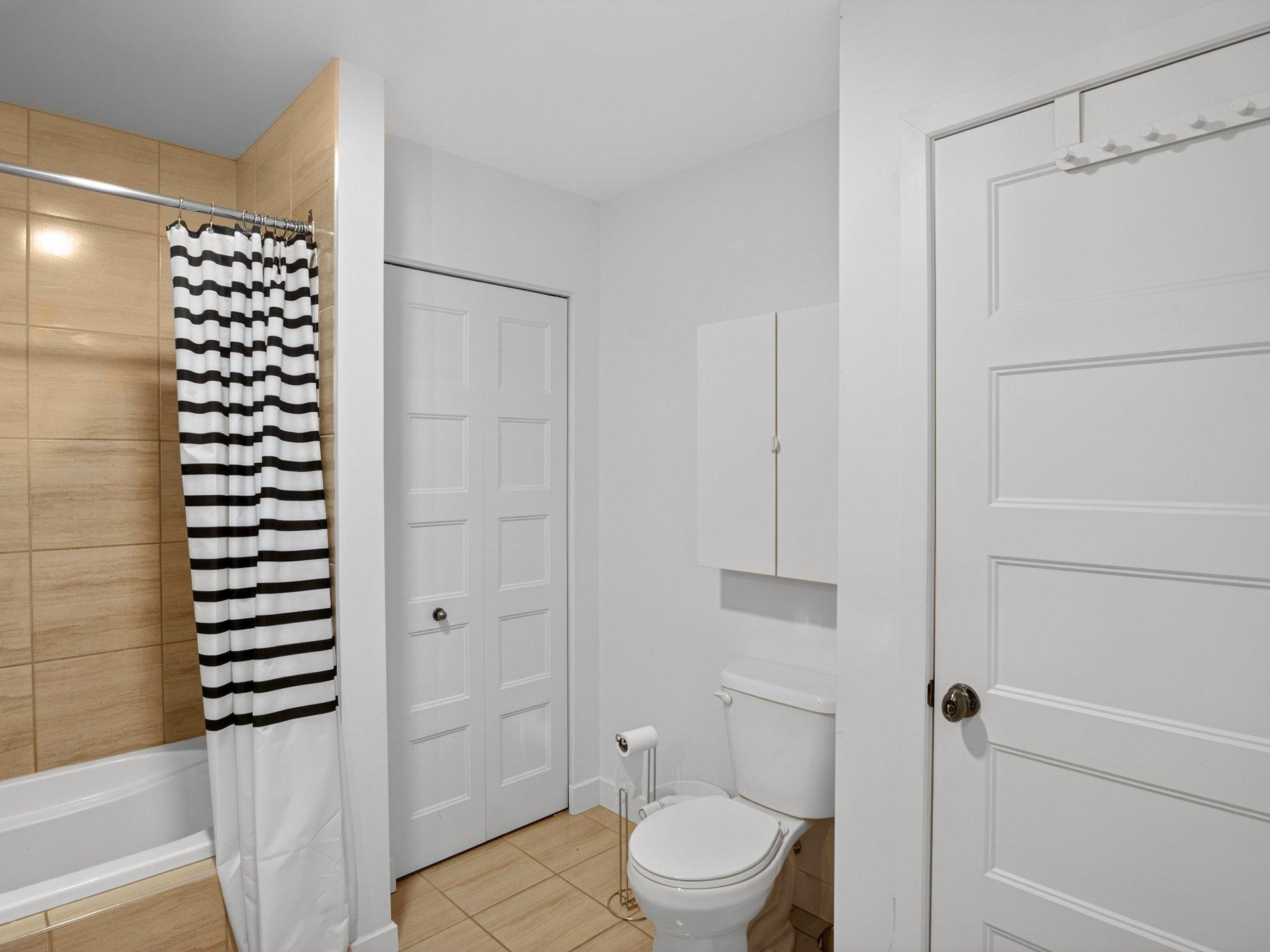 









829


Rue Hervé

,
Sherbrooke (Brompton/Rock Forest/Saint-Élie/Deauville),




QC
J1N1B1

