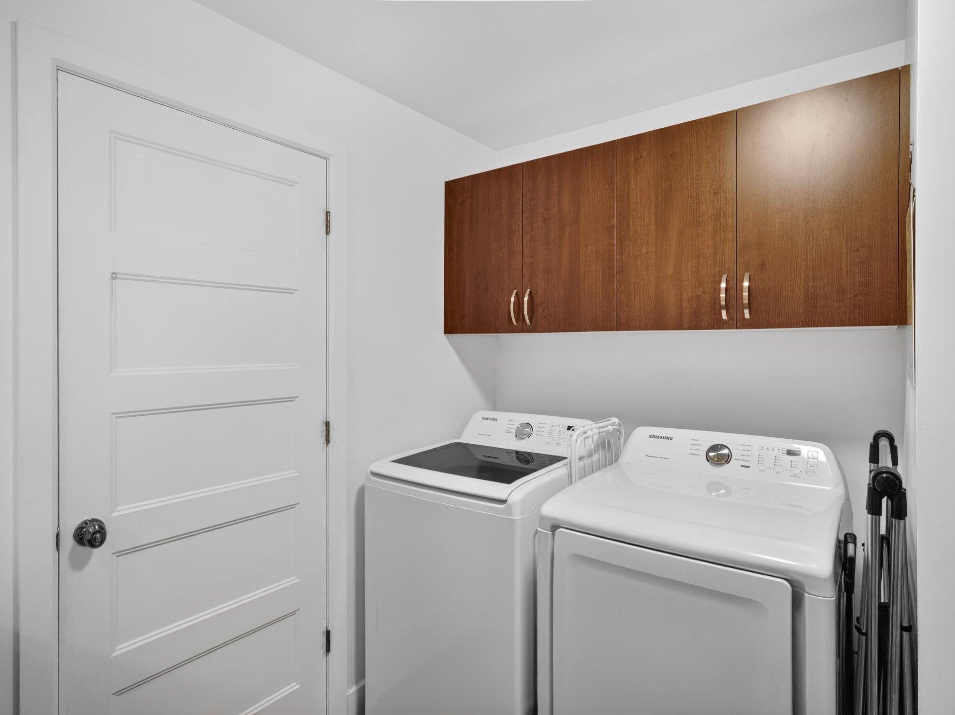 









829


Rue Hervé

,
Sherbrooke (Brompton/Rock Forest/Saint-Élie/Deauville),




QC
J1N1B1

