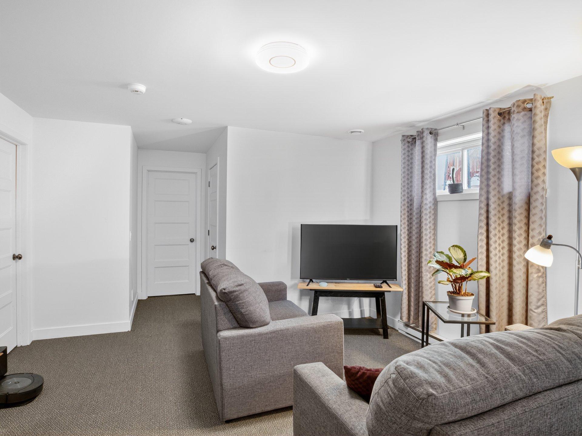 









829


Rue Hervé

,
Sherbrooke (Brompton/Rock Forest/Saint-Élie/Deauville),




QC
J1N1B1

