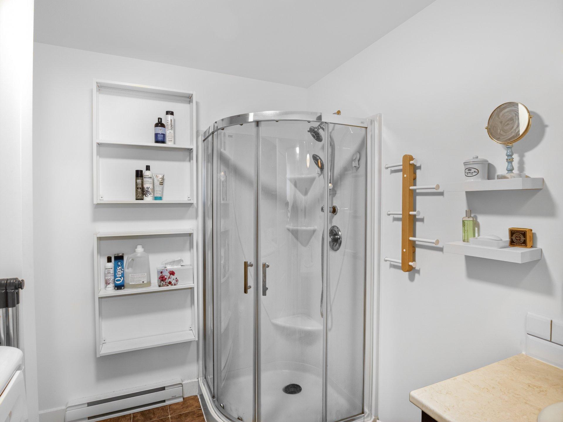 









829


Rue Hervé

,
Sherbrooke (Brompton/Rock Forest/Saint-Élie/Deauville),




QC
J1N1B1

