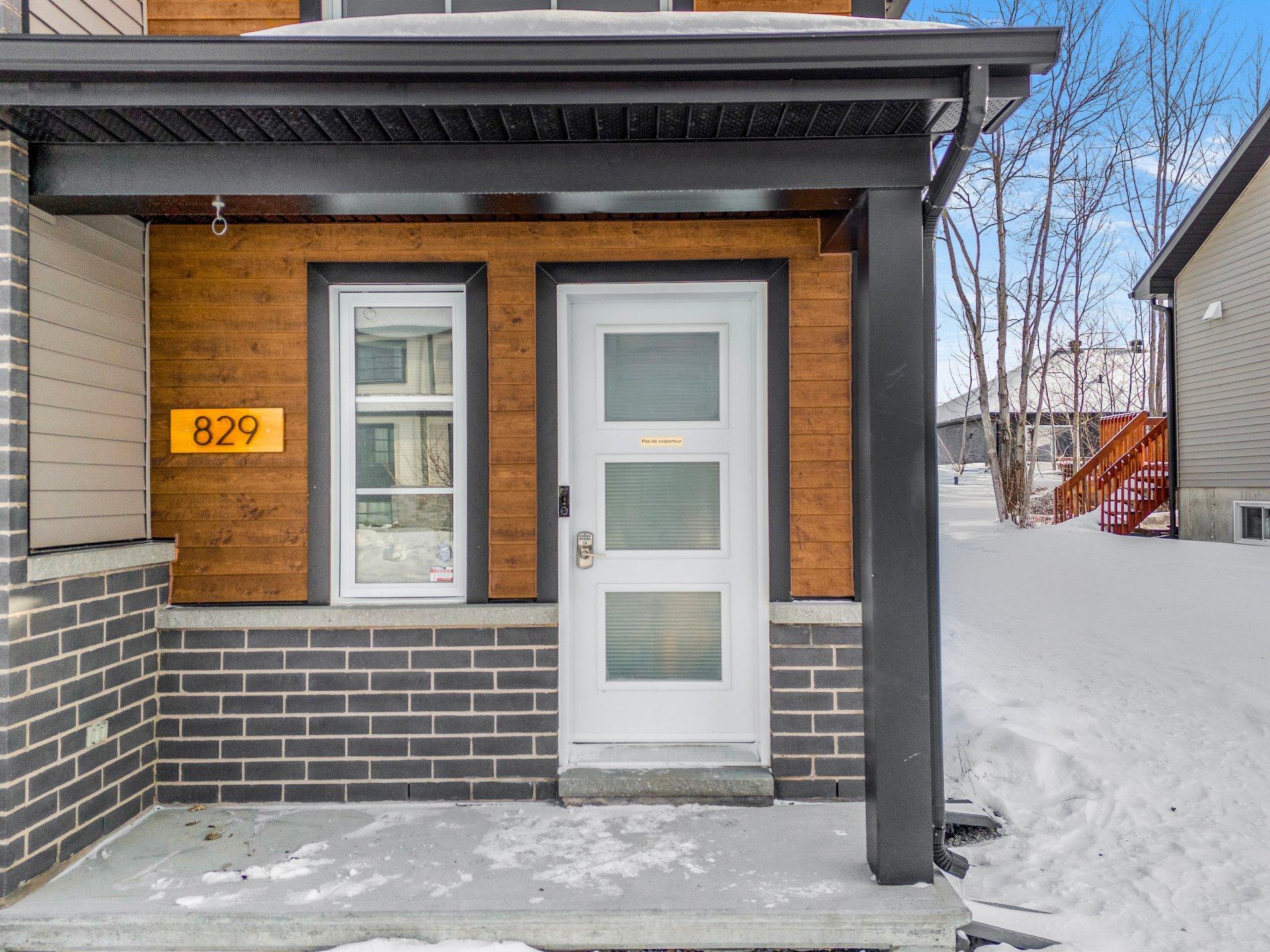 









829


Rue Hervé

,
Sherbrooke (Brompton/Rock Forest/Saint-Élie/Deauville),




QC
J1N1B1

