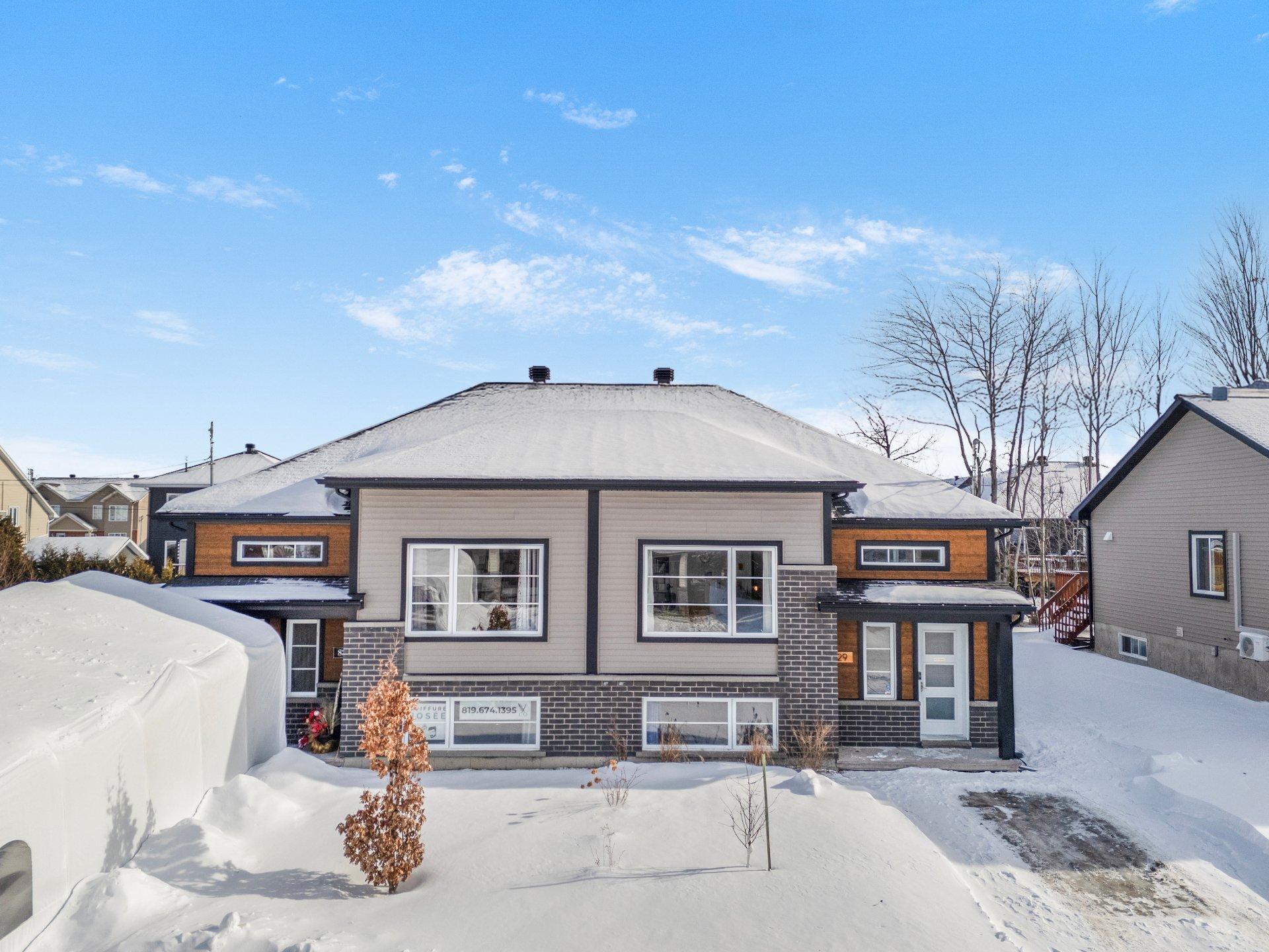 









829


Rue Hervé

,
Sherbrooke (Brompton/Rock Forest/Saint-Élie/Deauville),




QC
J1N1B1

