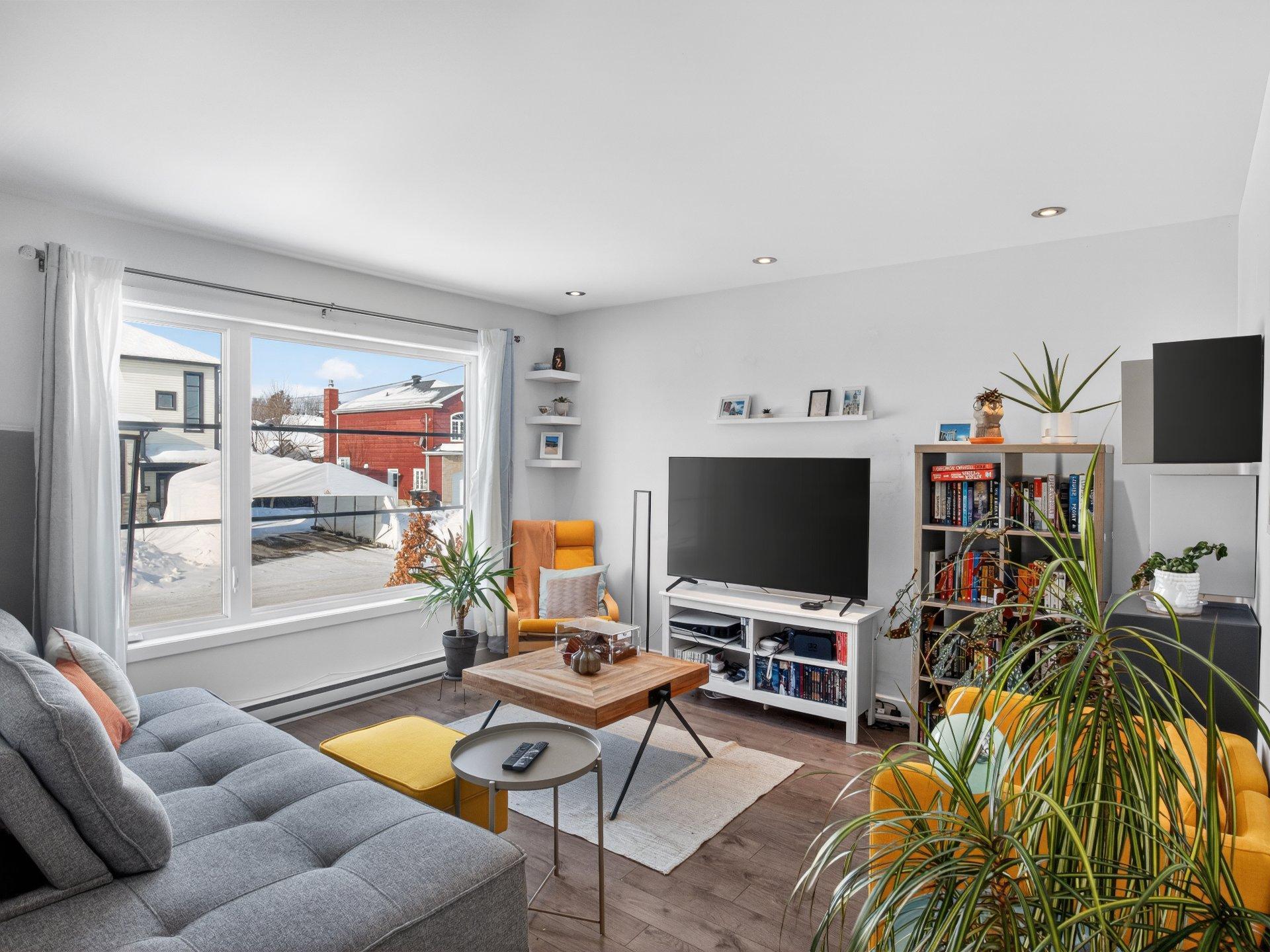 









829


Rue Hervé

,
Sherbrooke (Brompton/Rock Forest/Saint-Élie/Deauville),




QC
J1N1B1

