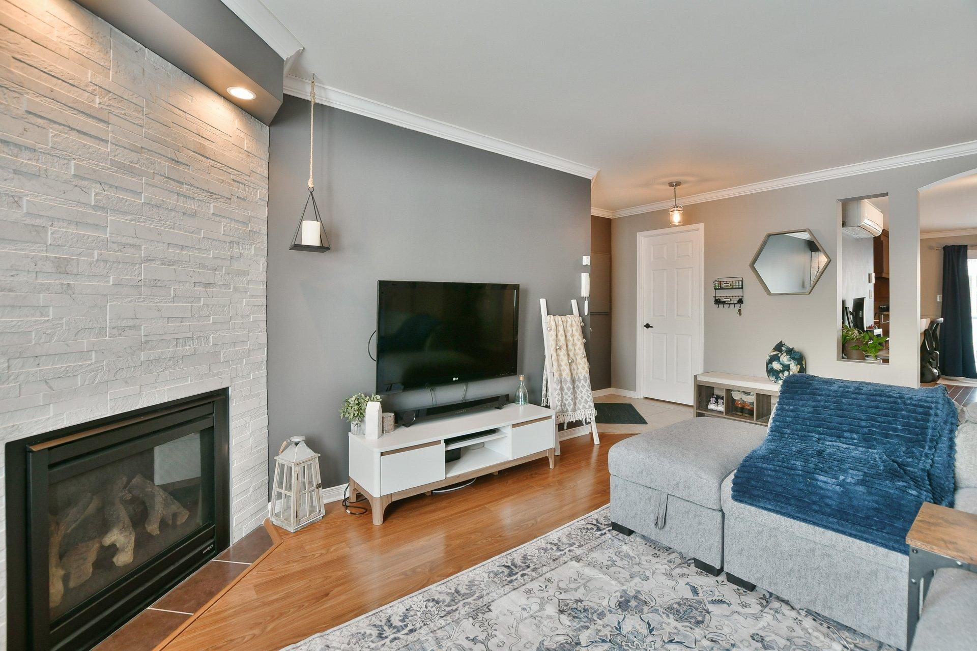 









87


Mtée de St-Sulpice

, 202,
Saint-Sulpice,




QC
J5W0H2

