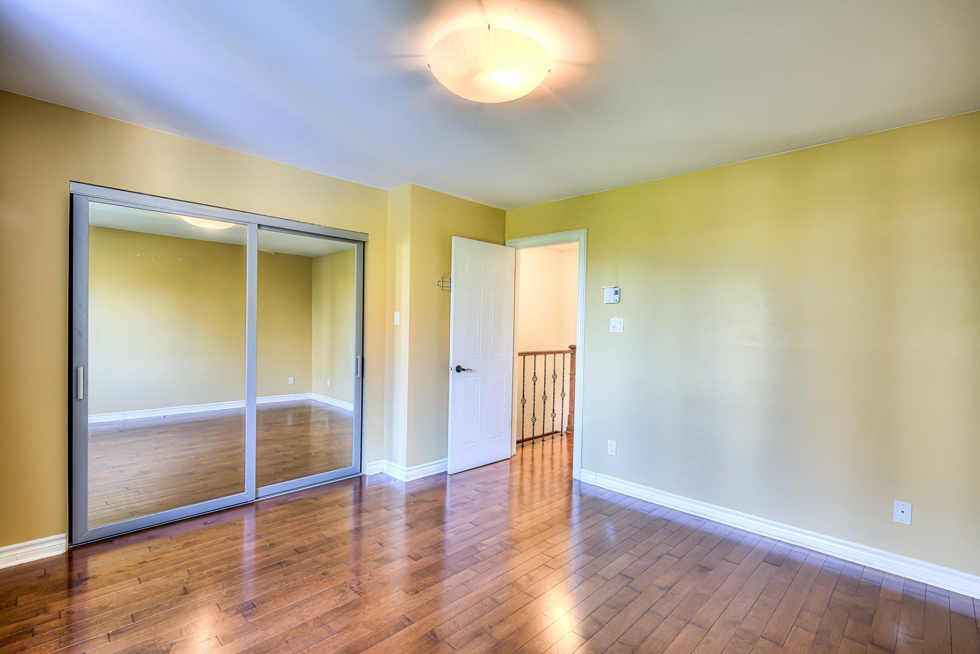 









2720


Rue du Manoir

,
Vaudreuil-Dorion,




QC
J7V8Y2

