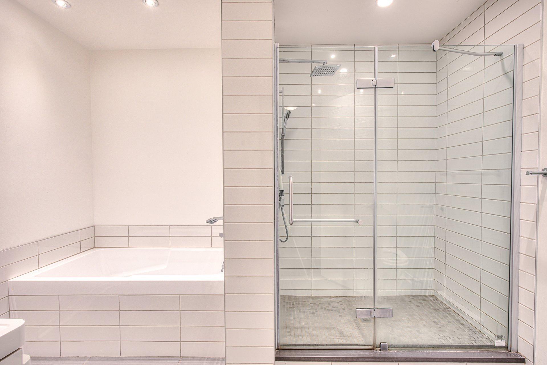 









2720


Rue du Manoir

,
Vaudreuil-Dorion,




QC
J7V8Y2

