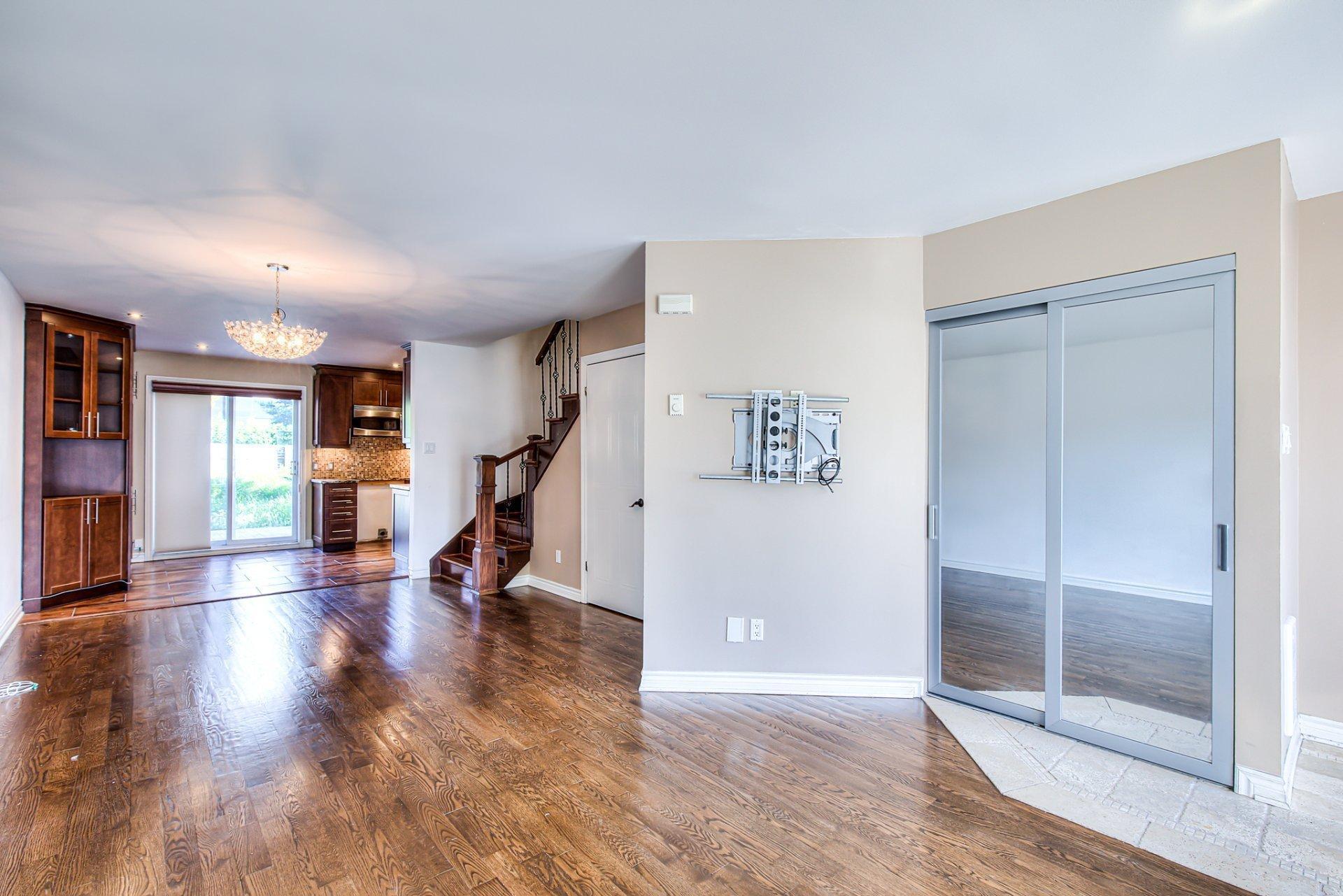 









2720


Rue du Manoir

,
Vaudreuil-Dorion,




QC
J7V8Y2

