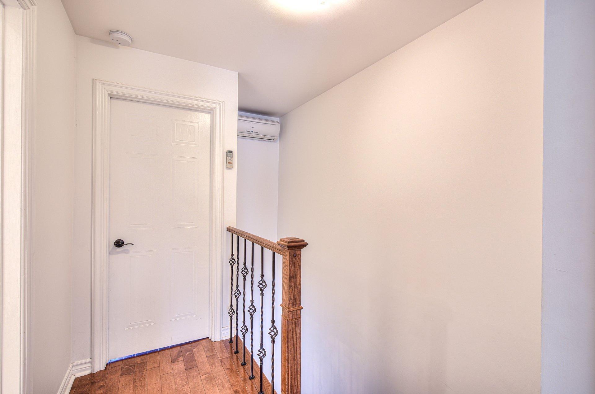 









2720


Rue du Manoir

,
Vaudreuil-Dorion,




QC
J7V8Y2

