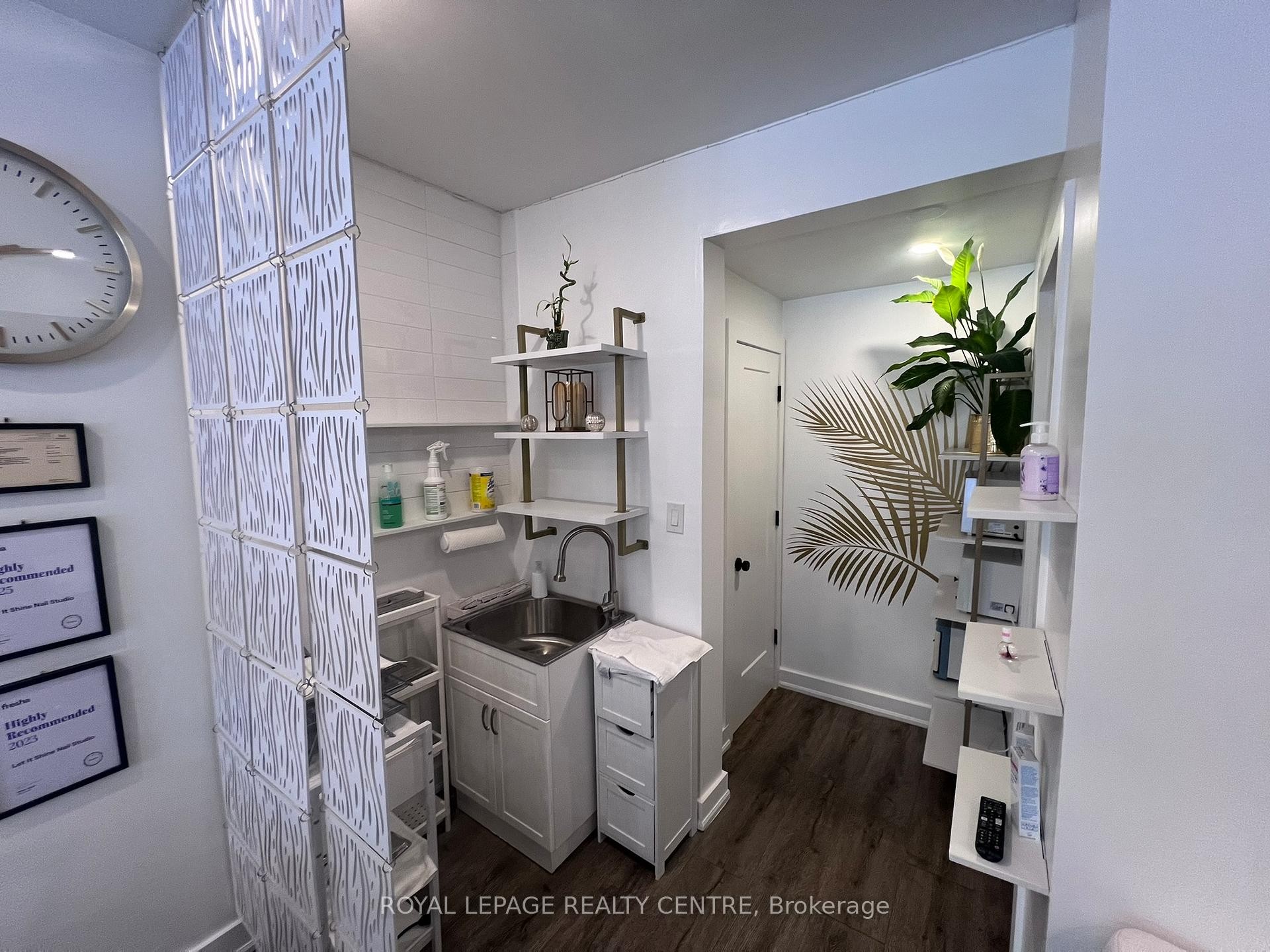 









745


Lakeshore

Road East,
Mississauga,




ON
L5E 1C6

