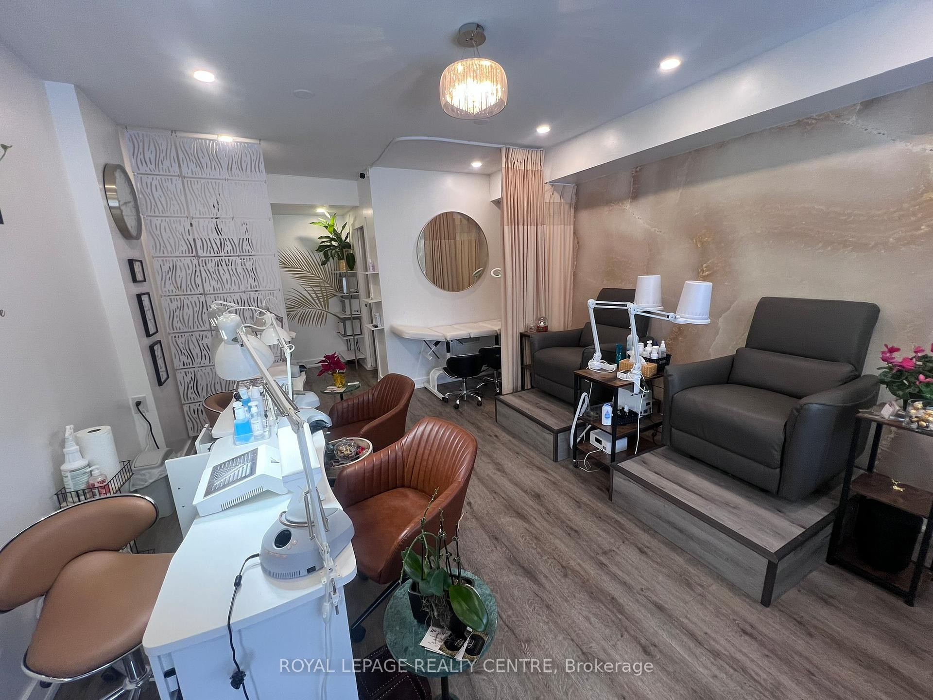 









745


Lakeshore

Road East,
Mississauga,




ON
L5E 1C6

