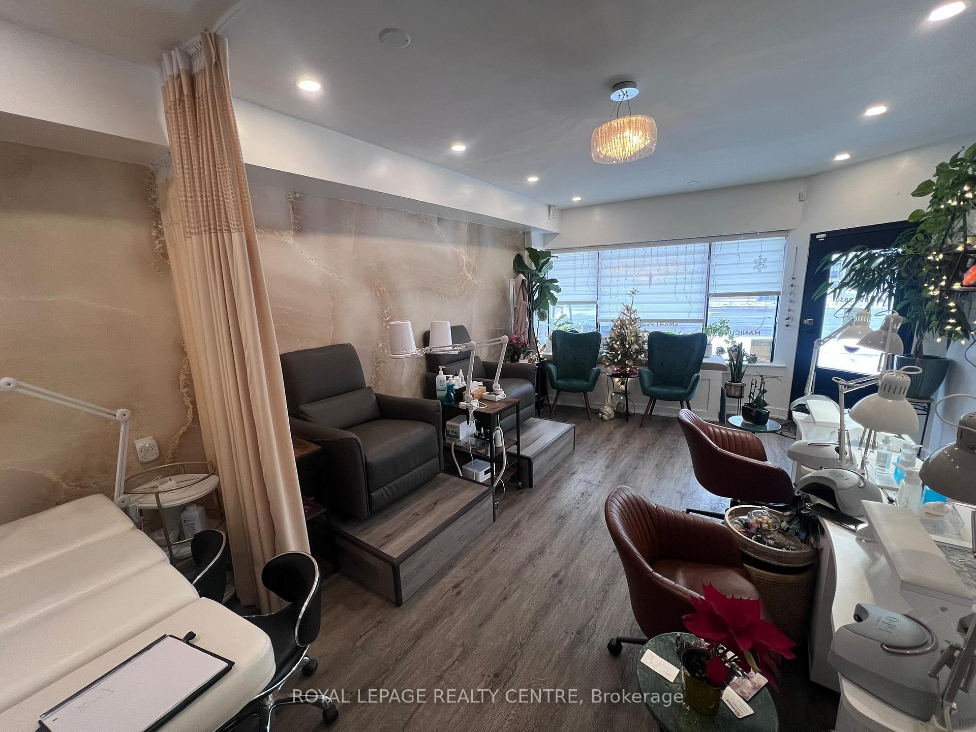 









745


Lakeshore

Road East,
Mississauga,




ON
L5E 1C6

