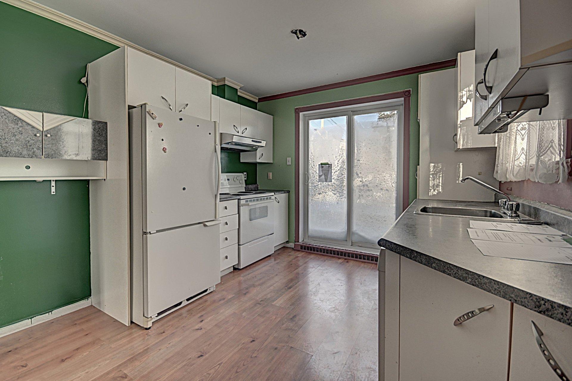 









142


Rue Jos-Monferrand

,
Québec (Beauport),




QC
G1C1K9

