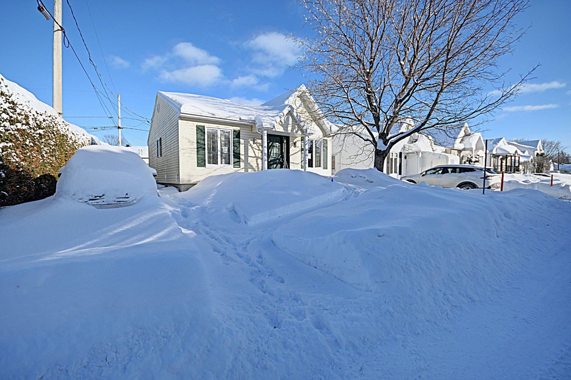 









142


Rue Jos-Monferrand

,
Québec (Beauport),




QC
G1C1K9

