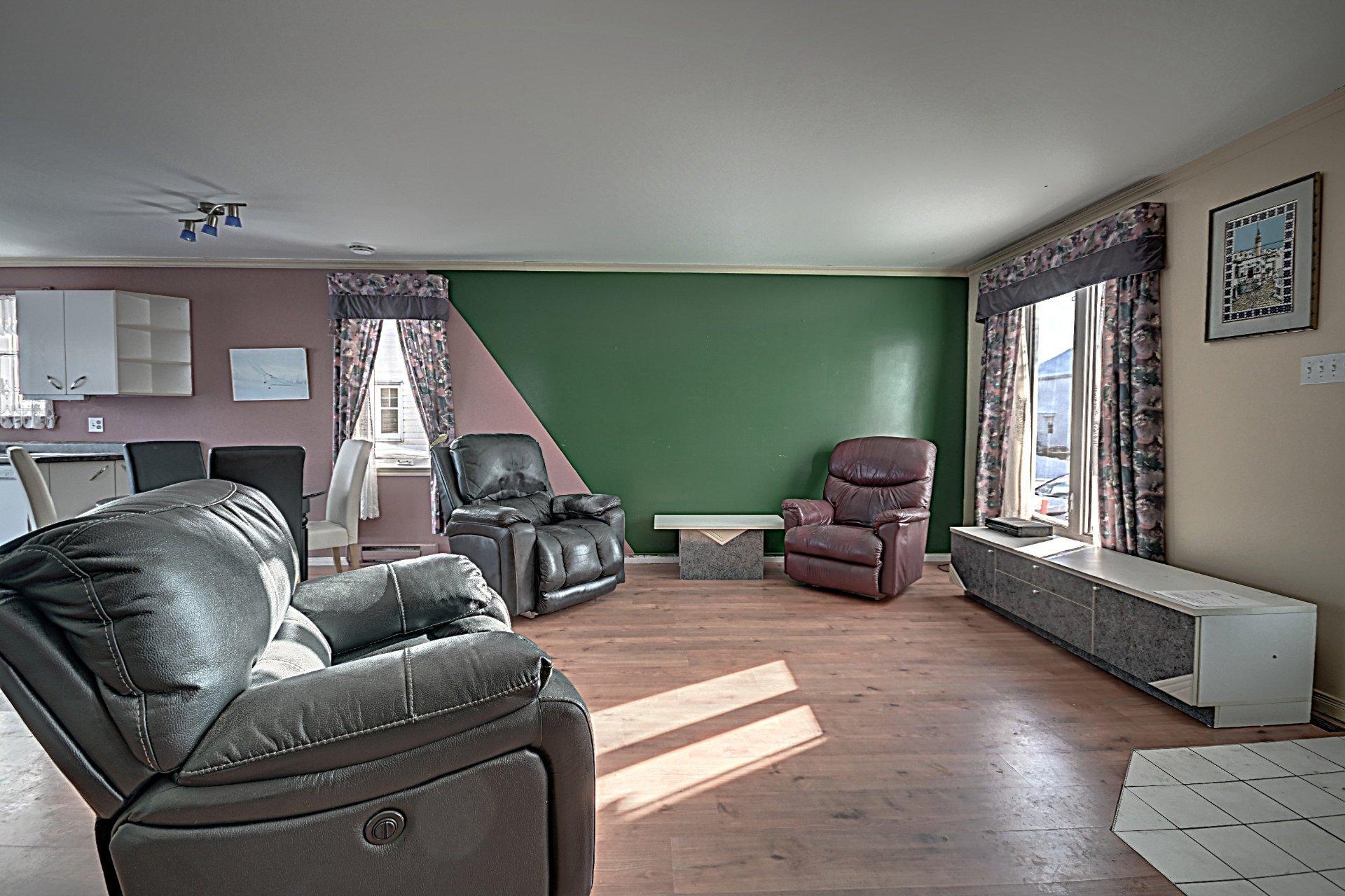 









142


Rue Jos-Monferrand

,
Québec (Beauport),




QC
G1C1K9

