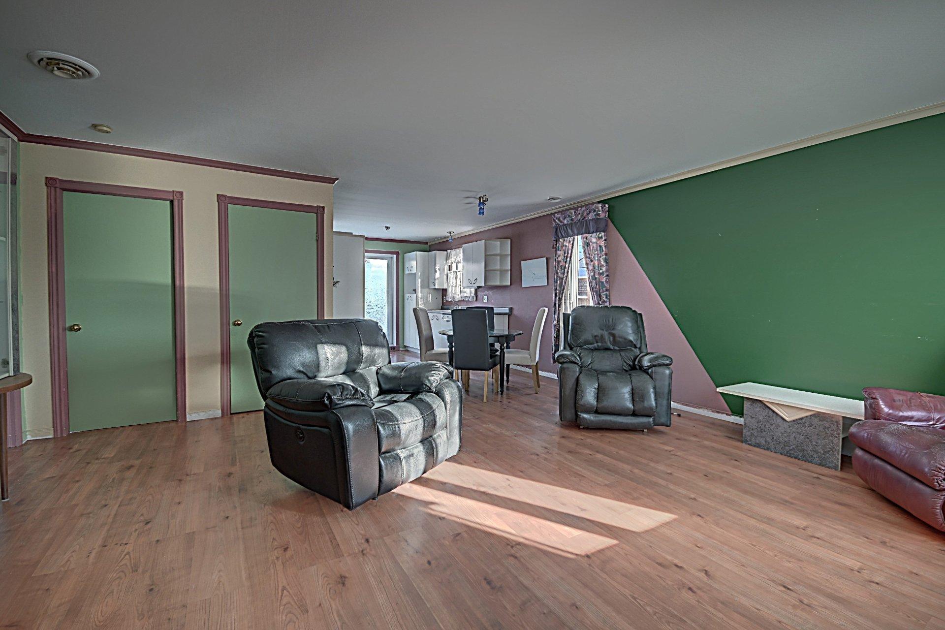 









142


Rue Jos-Monferrand

,
Québec (Beauport),




QC
G1C1K9

