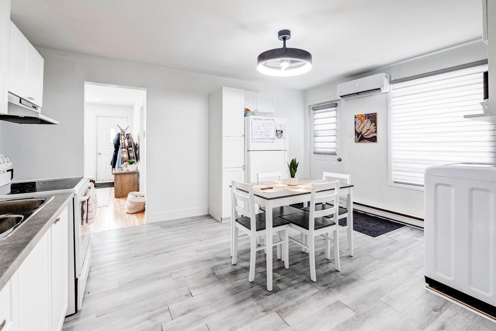 









260

 - 266


Rue Fortin

,
Saint-Jean-sur-Richelieu,




QC
J3B3M9

