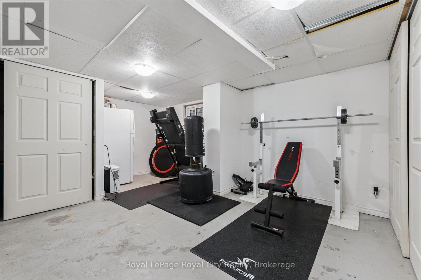 












30 - 121 BAGOT STREET

,
Guelph (Junction/Onward Willow),




Ontario
N1H5T8

