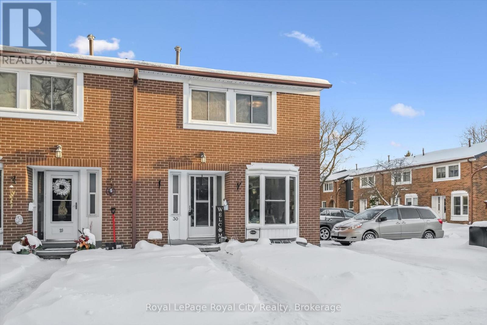 












30 - 121 BAGOT STREET

,
Guelph (Junction/Onward Willow),




Ontario
N1H5T8

