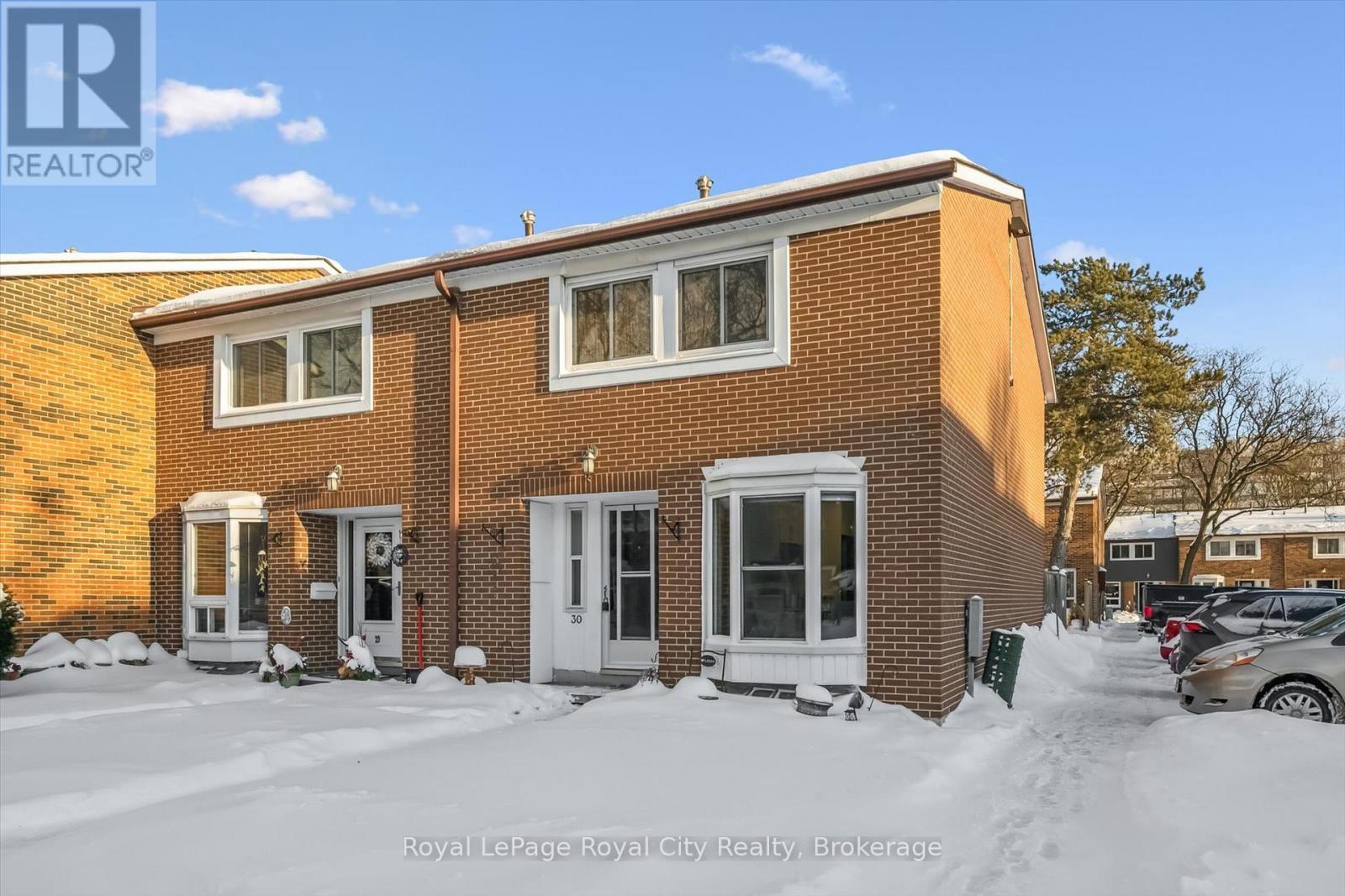 












30 - 121 BAGOT STREET

,
Guelph (Junction/Onward Willow),




Ontario
N1H5T8

