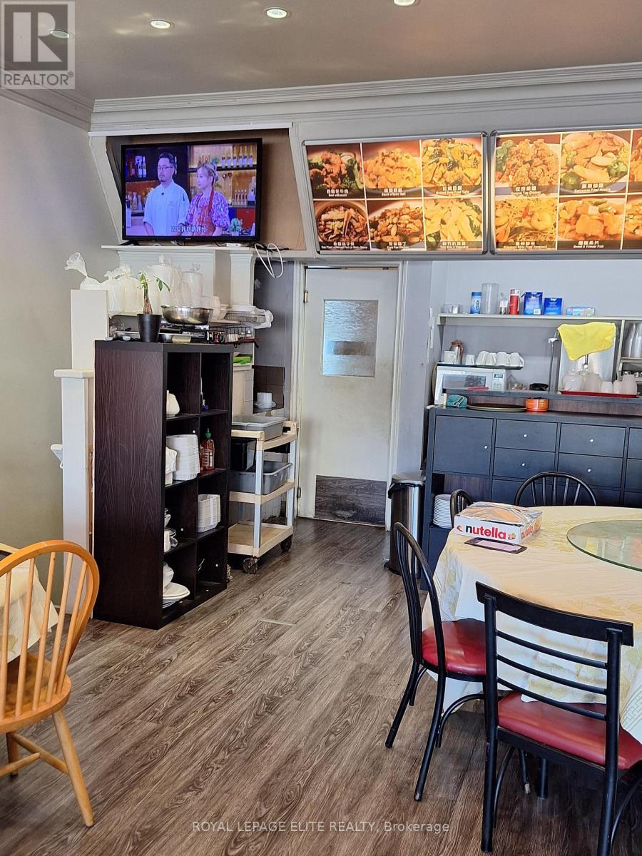 












8 WASHINGTON STREET

,
Markham,




Ontario
L3P2R2

