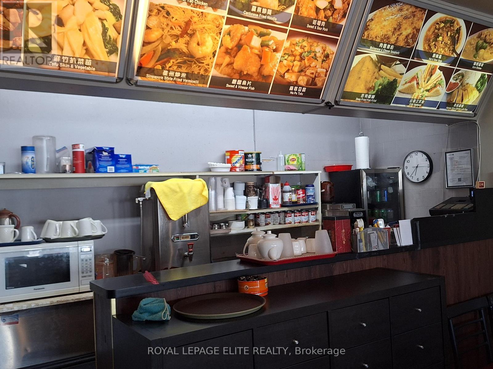 












8 WASHINGTON STREET

,
Markham,




Ontario
L3P2R2

