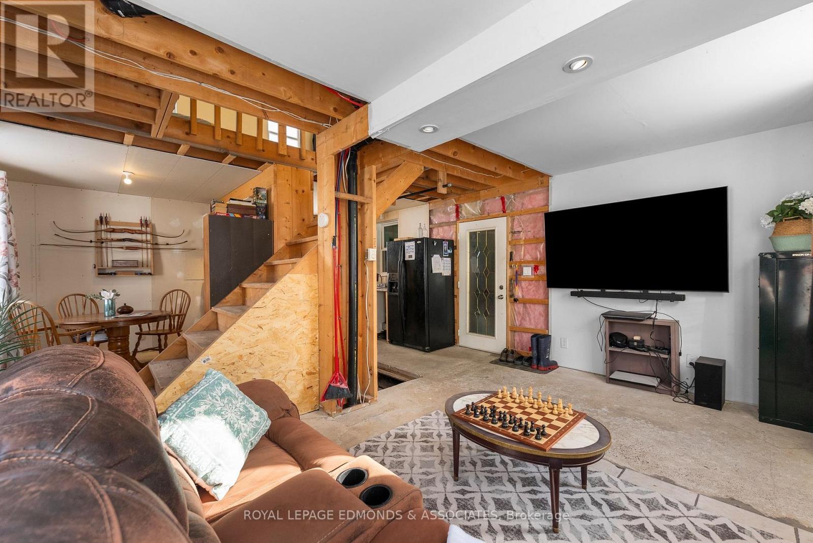 












107 BONNECHERE STREET E

,
Bonnechere Valley,




Ontario
K0J1T0

