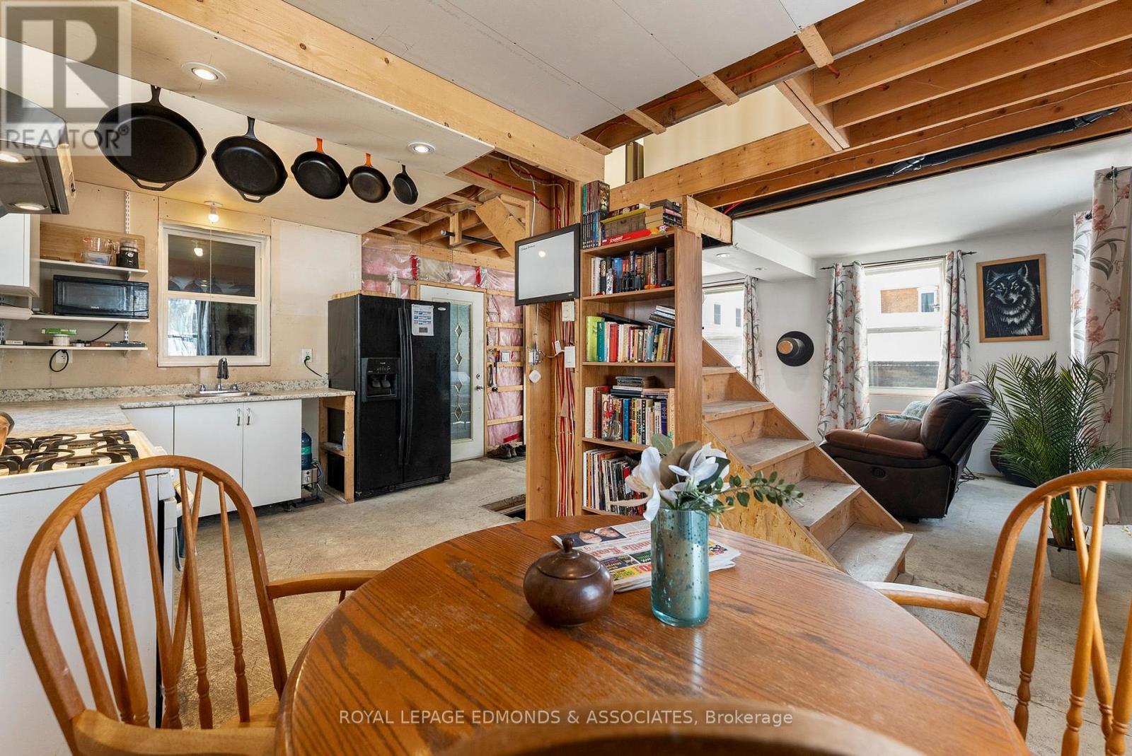 












107 BONNECHERE STREET E

,
Bonnechere Valley,




Ontario
K0J1T0

