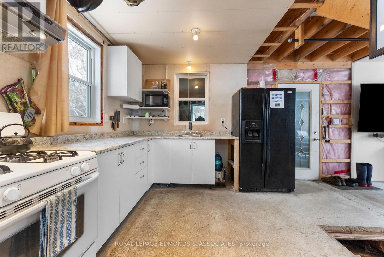 












107 BONNECHERE STREET E

,
Bonnechere Valley,




Ontario
K0J1T0

