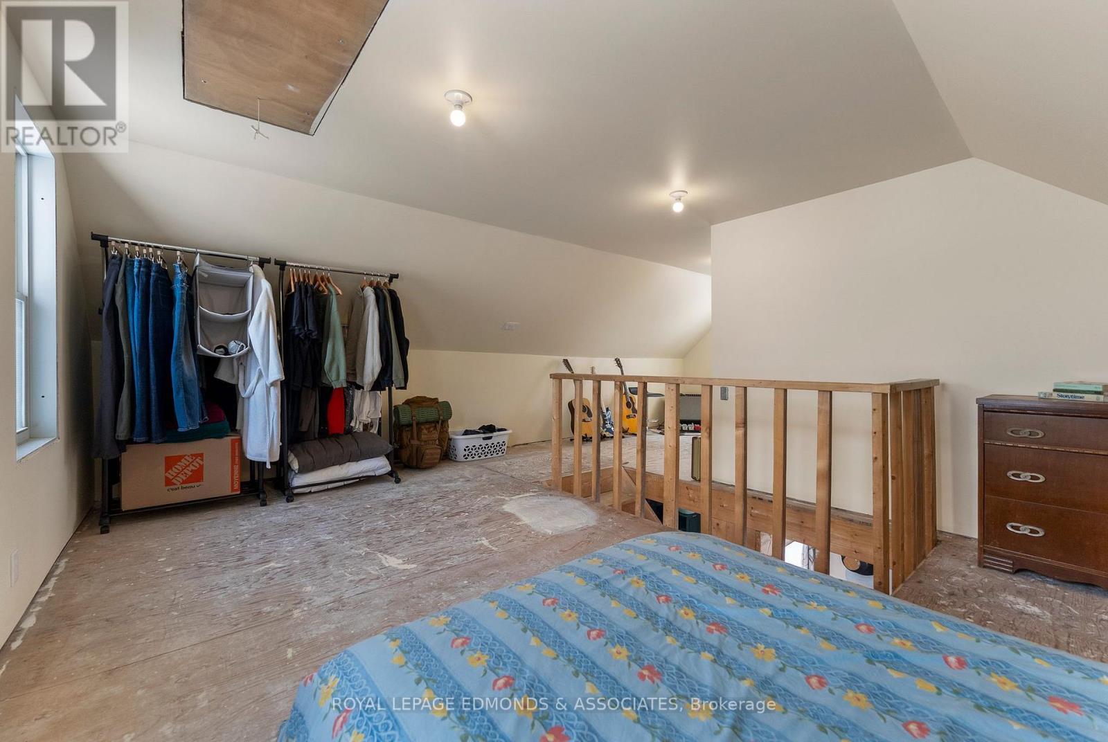 












107 BONNECHERE STREET E

,
Bonnechere Valley,




Ontario
K0J1T0

