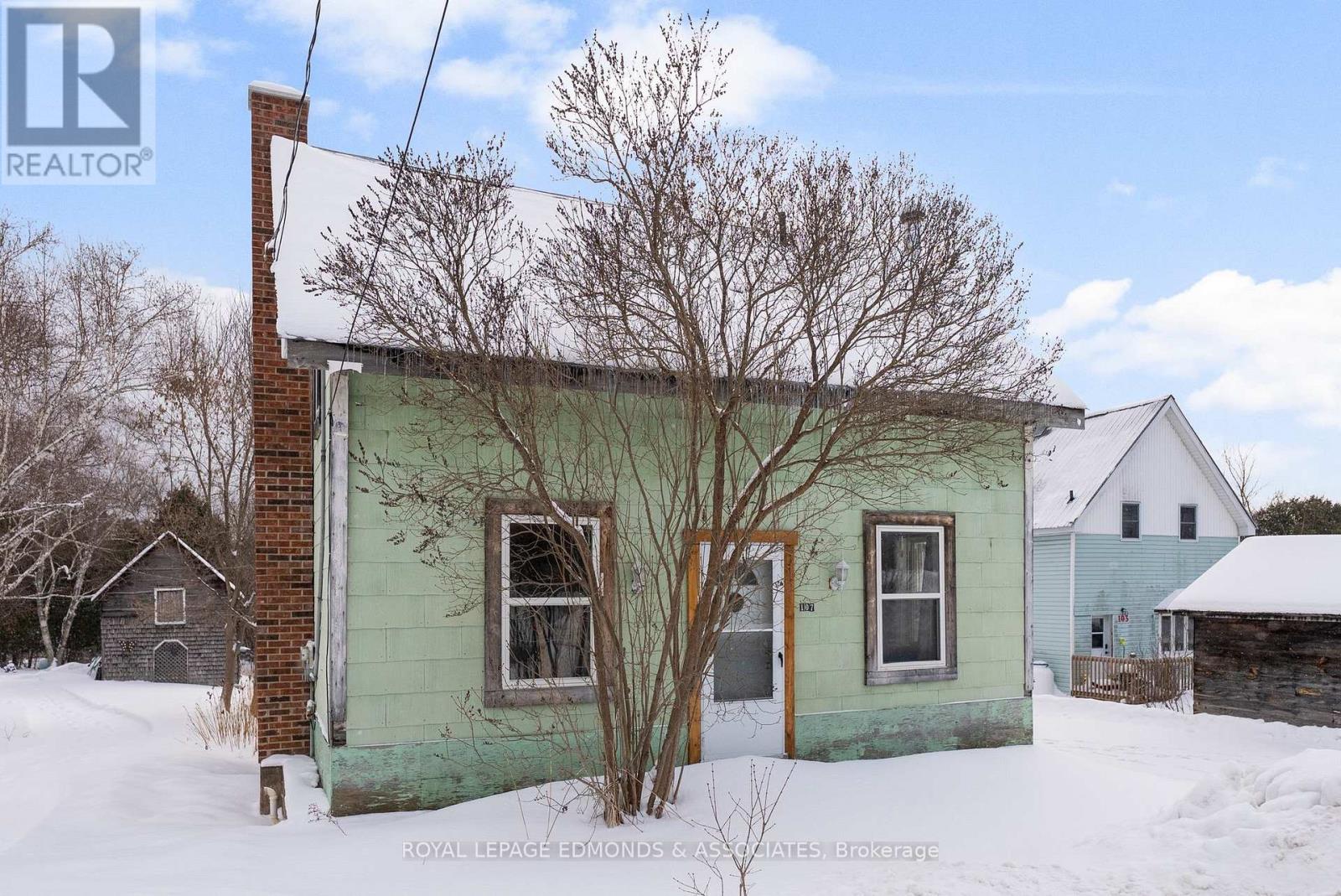 












107 BONNECHERE STREET E

,
Bonnechere Valley,




Ontario
K0J1T0

