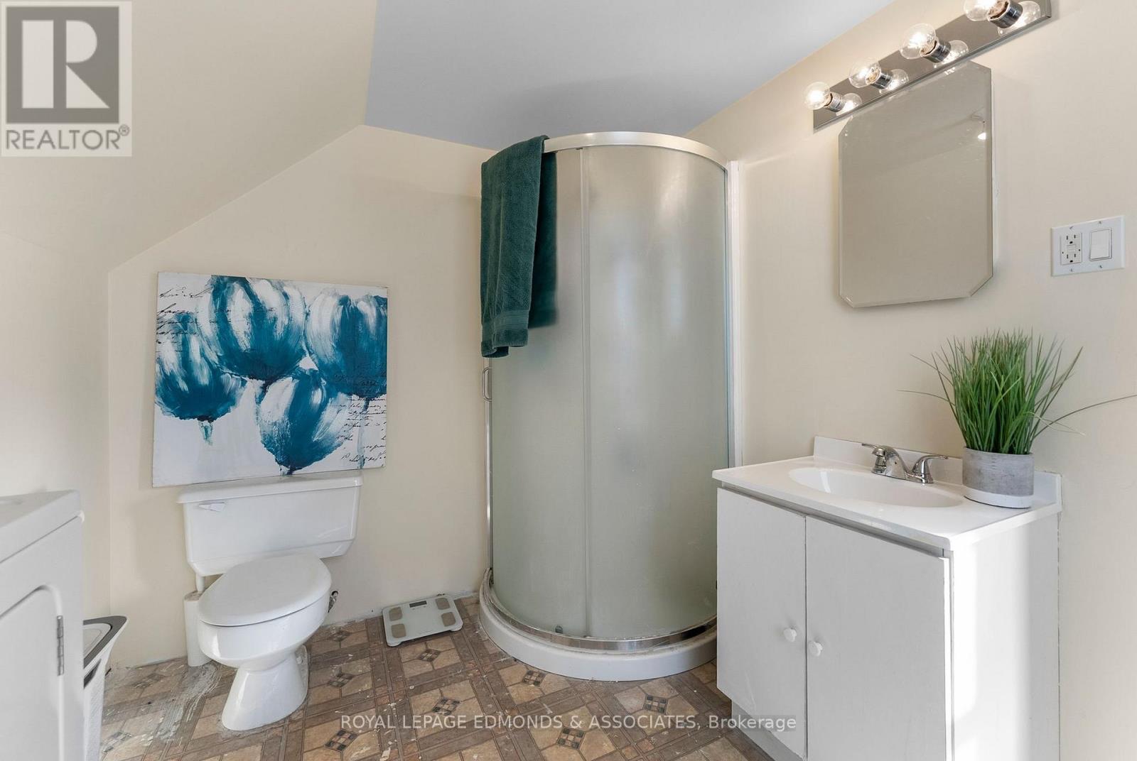 












107 BONNECHERE STREET E

,
Bonnechere Valley,




Ontario
K0J1T0

