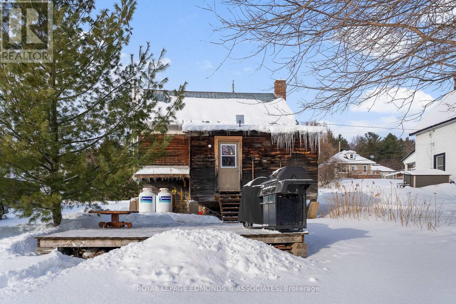 












107 BONNECHERE STREET E

,
Bonnechere Valley,




Ontario
K0J1T0

