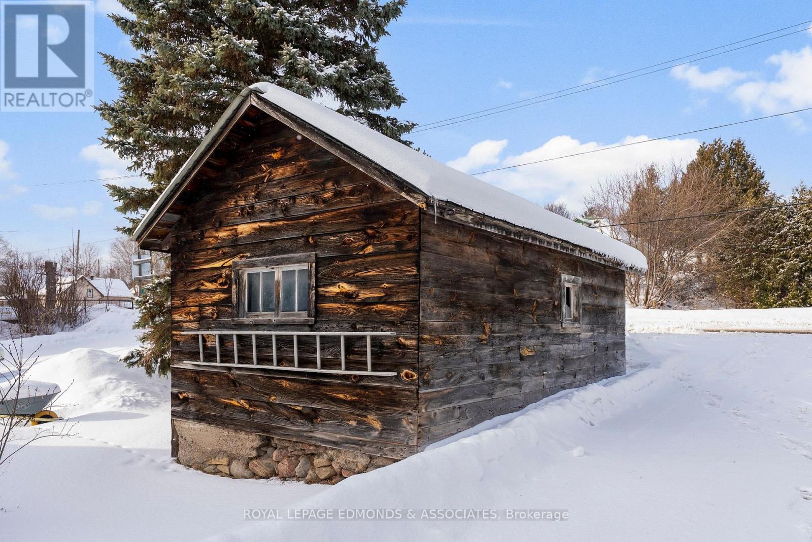 












107 BONNECHERE STREET E

,
Bonnechere Valley,




Ontario
K0J1T0

