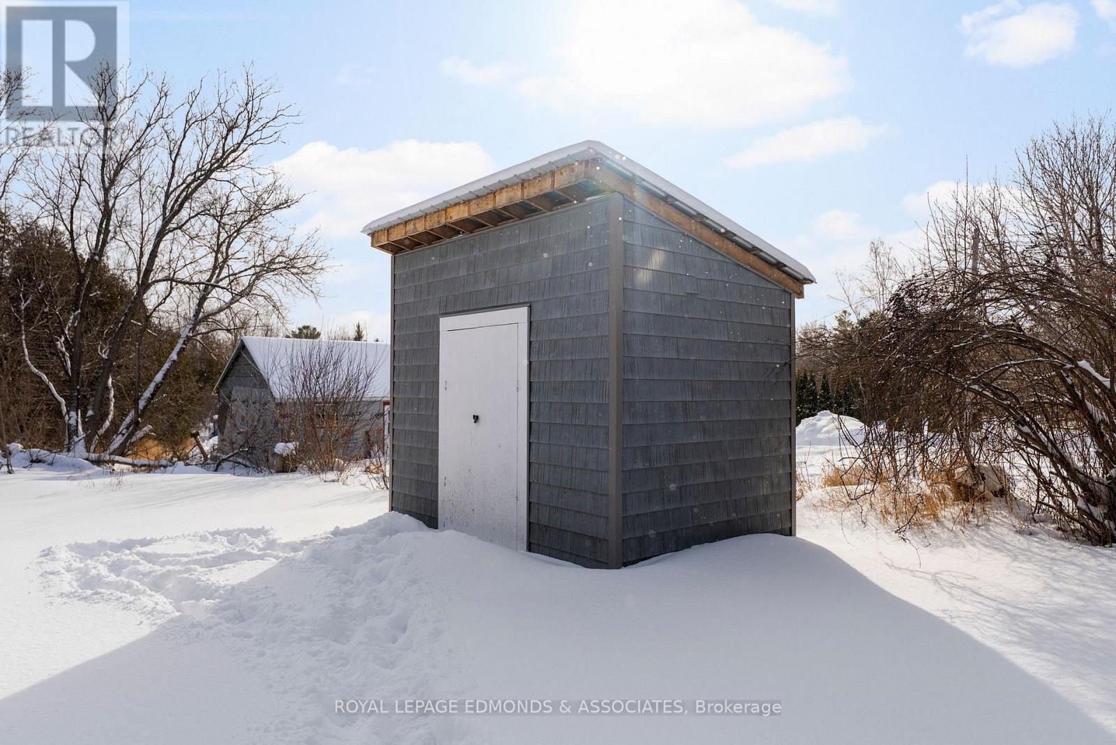 












107 BONNECHERE STREET E

,
Bonnechere Valley,




Ontario
K0J1T0

