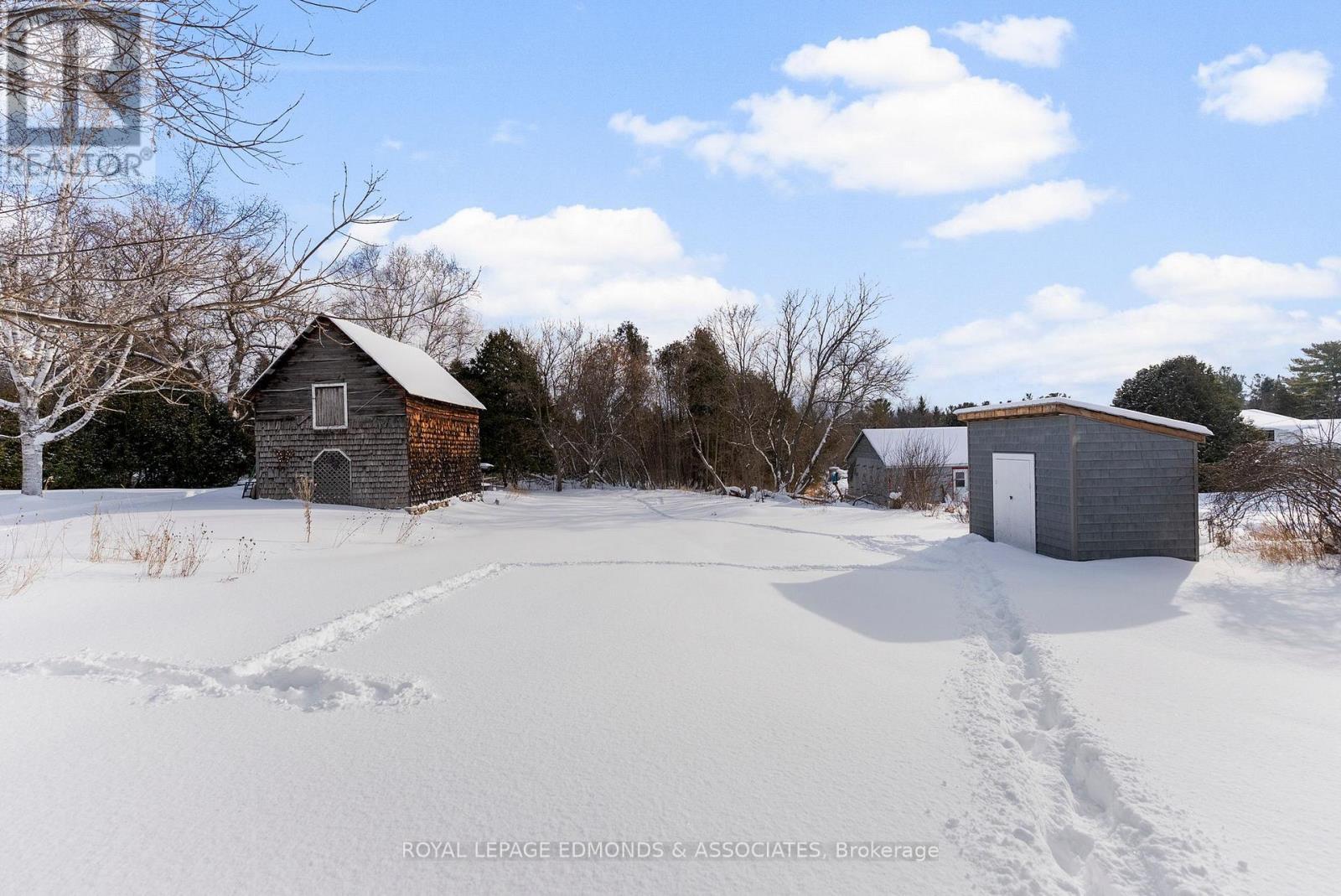 












107 BONNECHERE STREET E

,
Bonnechere Valley,




Ontario
K0J1T0

