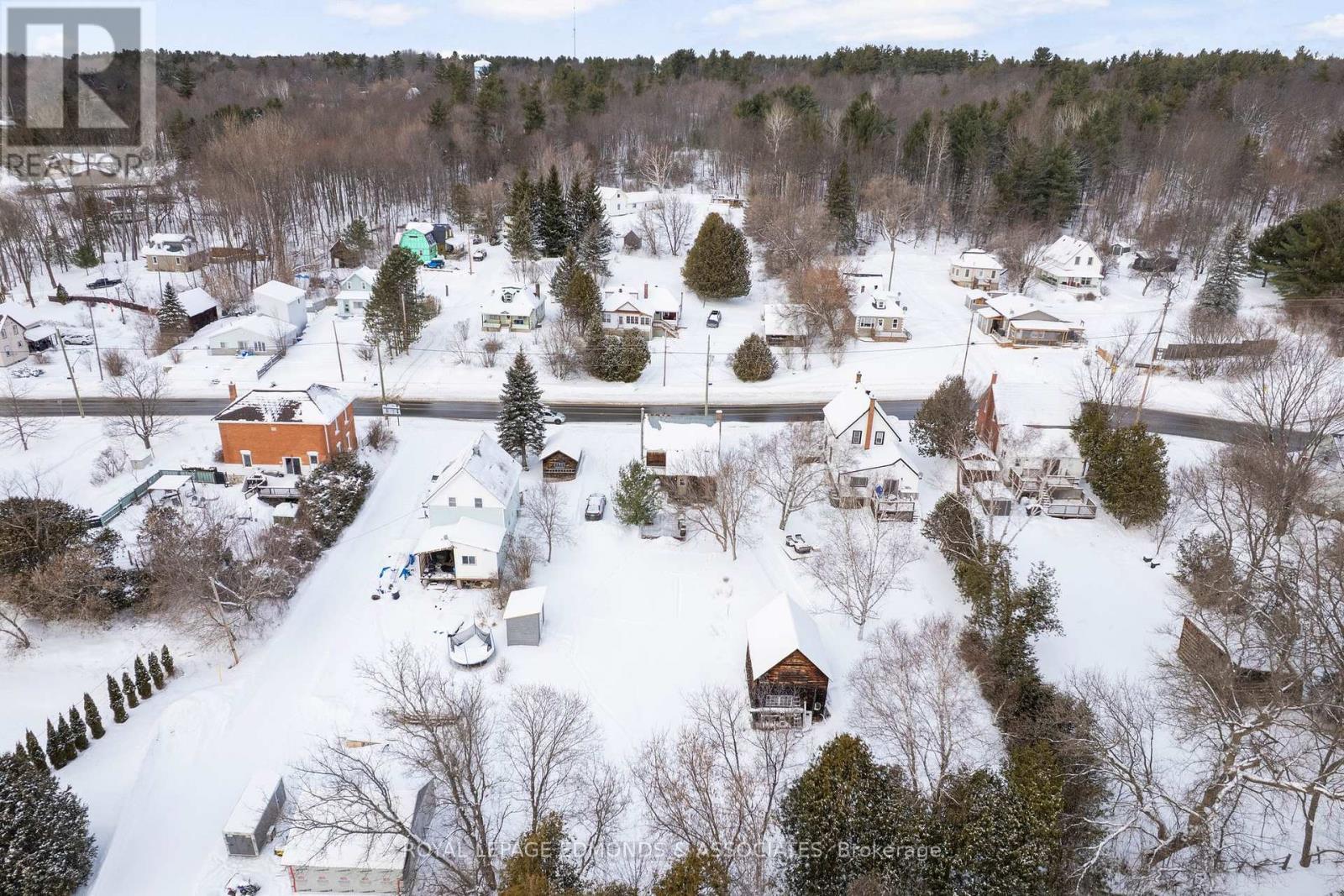 












107 BONNECHERE STREET E

,
Bonnechere Valley,




Ontario
K0J1T0

