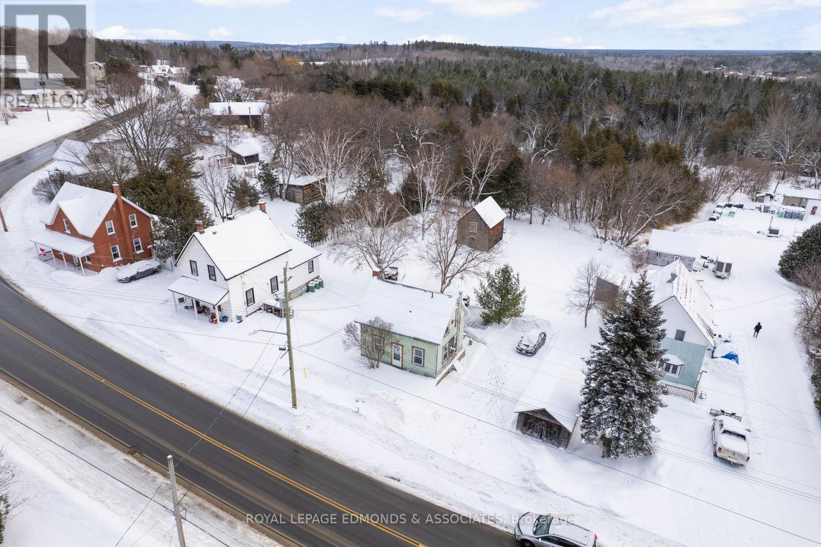 












107 BONNECHERE STREET E

,
Bonnechere Valley,




Ontario
K0J1T0

