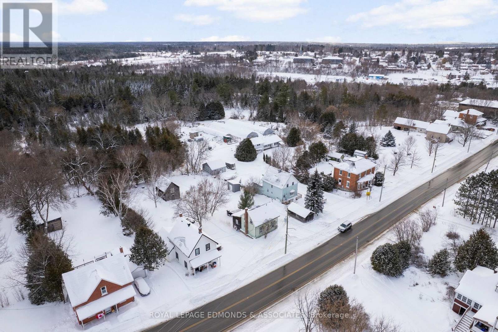 












107 BONNECHERE STREET E

,
Bonnechere Valley,




Ontario
K0J1T0

