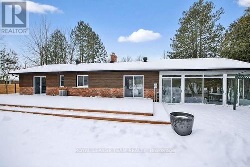 expansive deck the length of the house, lots of lo