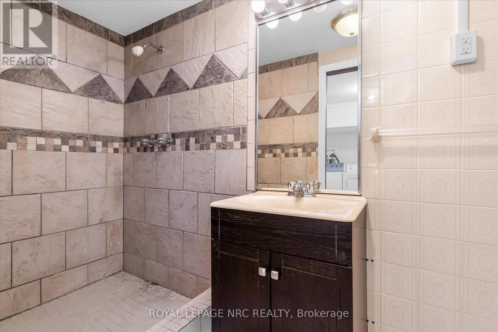 












162 RYERSON STREET

,
Thorold (Thorold Downtown),




Ontario
L2V3Y3

