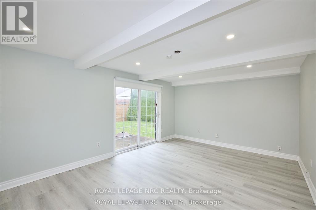 












6673 HUGGINS STREET

,
Niagara Falls (Stamford),




Ontario
L2J1H5

